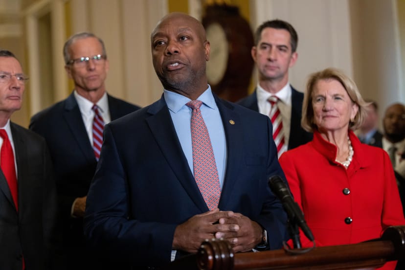 Crypto titans split as Senate delays vote on Clarity Act