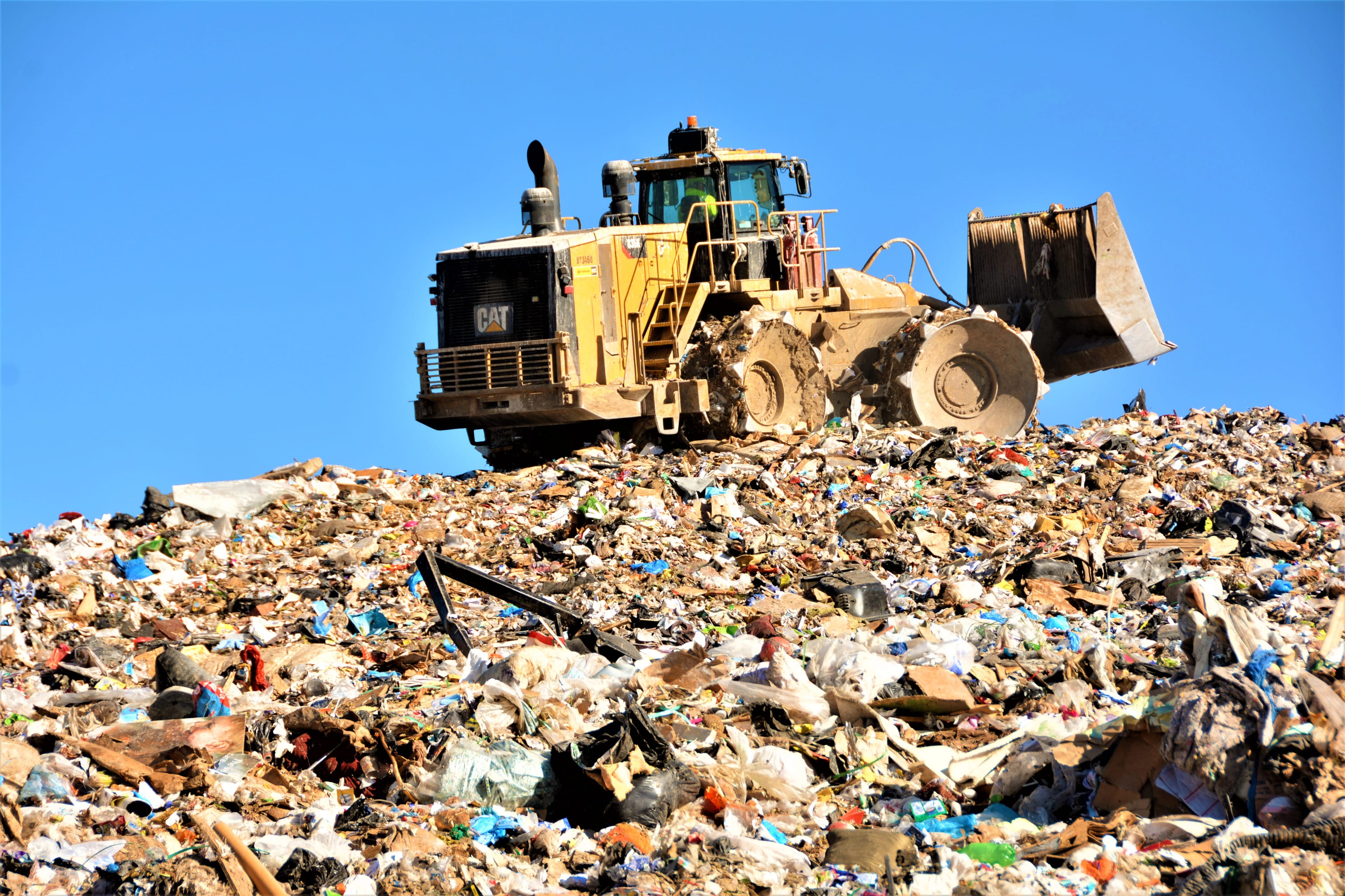 Denver,,Co,,Usa.,March,3,,2020.,Bulldozer,Pushing,Trash,Around
